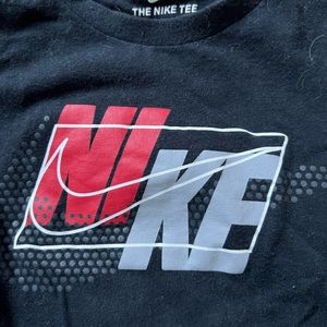 Nike shorts sleeve tee